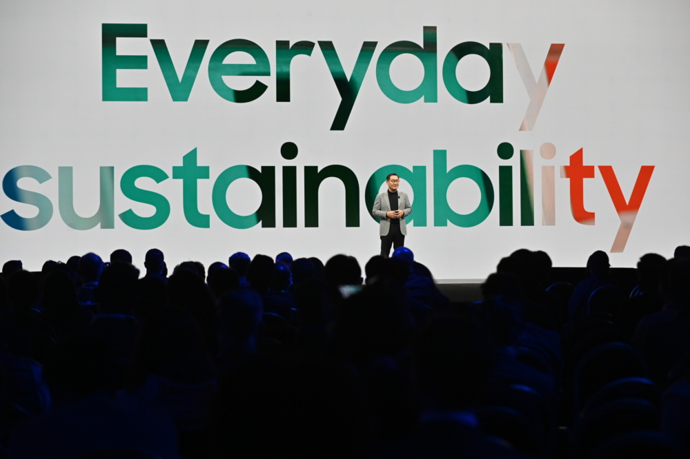 CES-Keynote-JH-Han_main1FFF